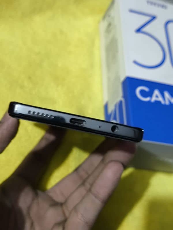 Tecno Camon 30 1