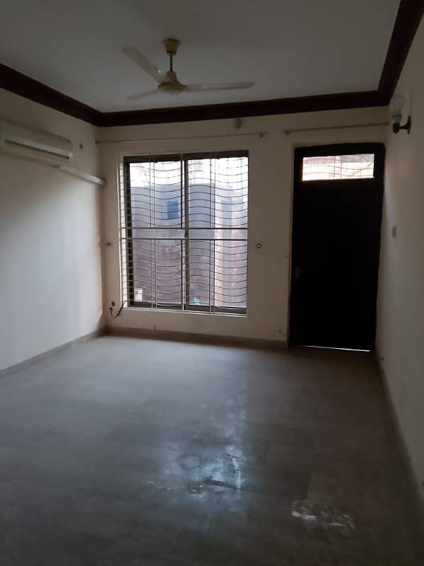 Allama Iqbal Town Gulshan Block Lower Portion For Rent 7