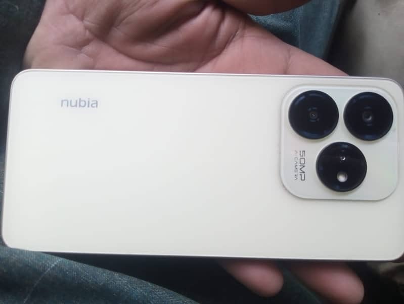 Nubia v60 1