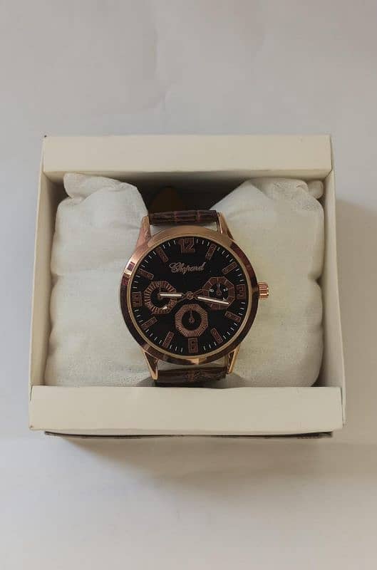 Brown leather strap beautiful watch 0