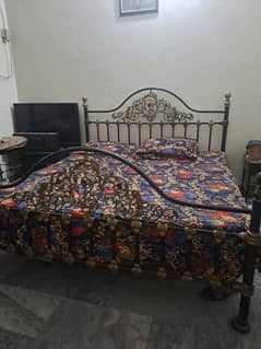 Bed king size with dressing with mattress