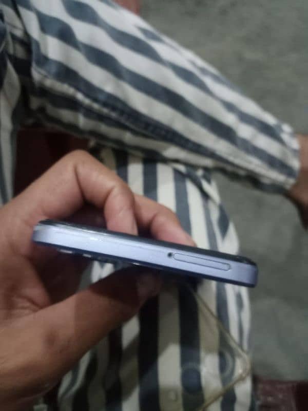 vivo y 17s 6+6/128 3
