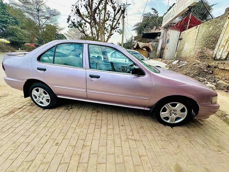 Nissan Sunny 2001 3