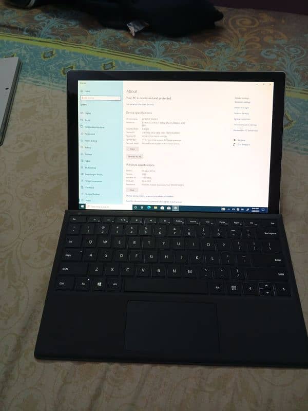 Microsoft surface pro 5 touchcorei7 7thgen 8gbram 256ssd with keyboard 1