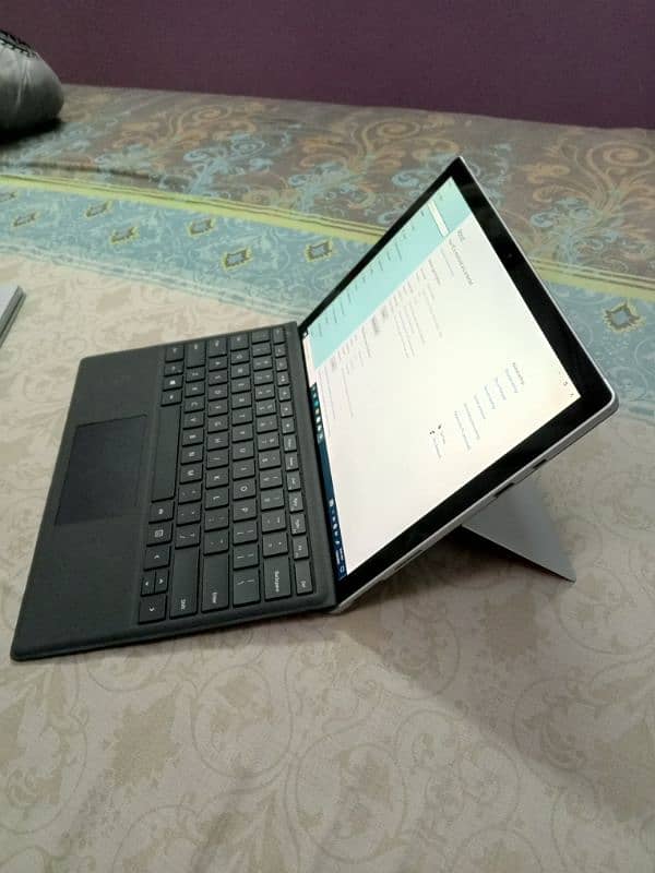 Microsoft surface pro 5 touchcorei7 7thgen 8gbram 256ssd with keyboard 2