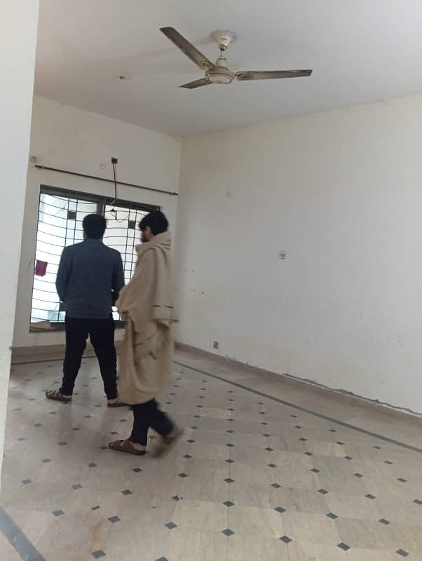 Corner Lower Portion For Rent In Johar Town Block R-1 6