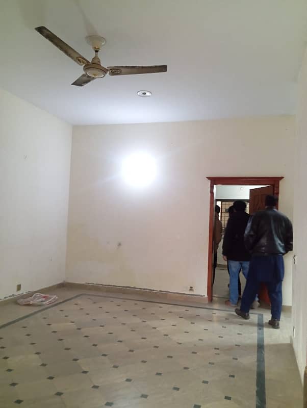 Corner Lower Portion For Rent In Johar Town Block R-1 12