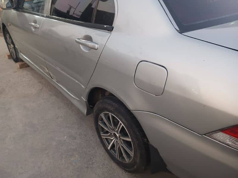 Doctor Used Mitsubishi Lancer 2005 12