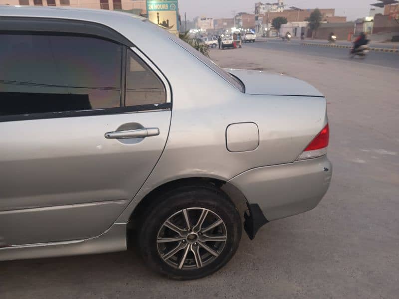 Doctor Used Mitsubishi Lancer 2005 16