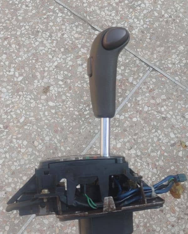 1988-92 Toyota Cressida / Mark 2 auto gear lever. 3