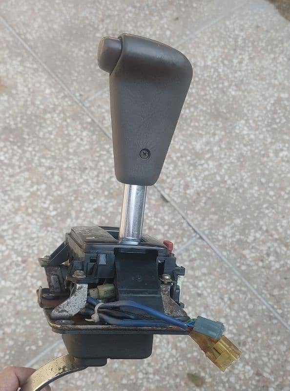 1988-92 Toyota Cressida / Mark 2 auto gear lever. 4