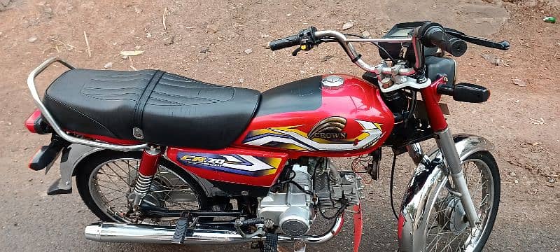 Crown 2023 Model 70cc 10/10 condition 4