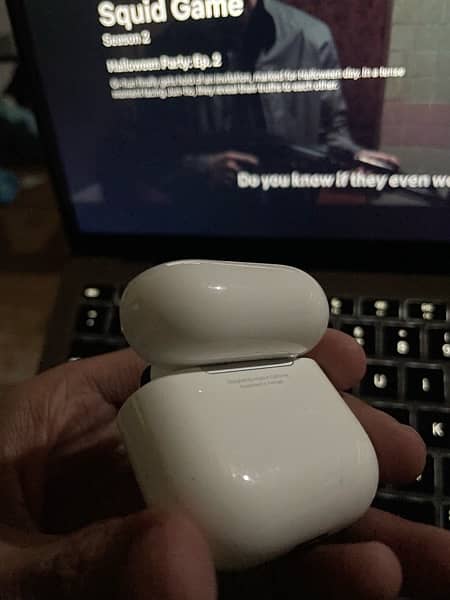 Apple Airpods 4 (Non-Anc) 1