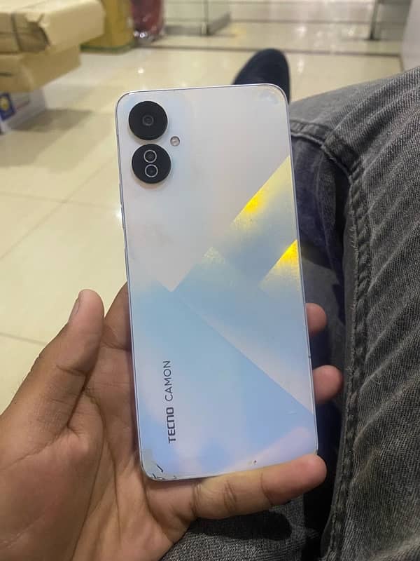 i am selling tecno camon 19 neo 6gb Ram 128 memory with box 0