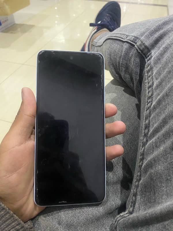 i am selling tecno camon 19 neo 6gb Ram 128 memory with box 1