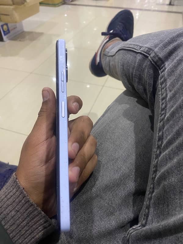 i am selling tecno camon 19 neo 6gb Ram 128 memory with box 3