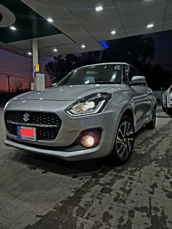 Suzuki Swift 2023 (GLX CVT) 1