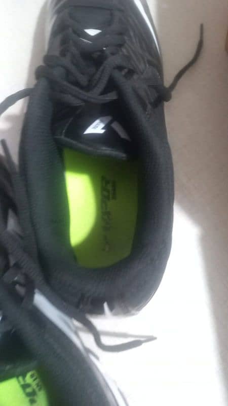 Football shoes 9/10 condition 1