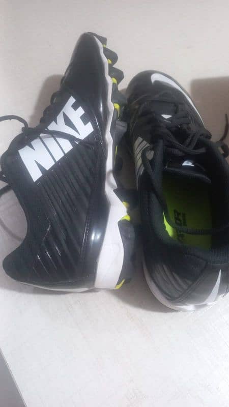 Football shoes 9/10 condition 2