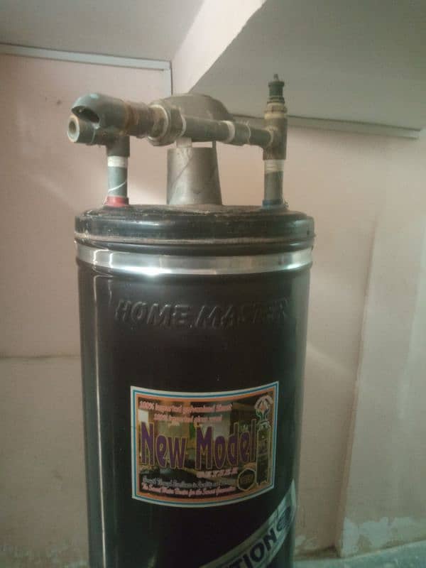 Full size Geyser for sale in excellent Condition just like new 0