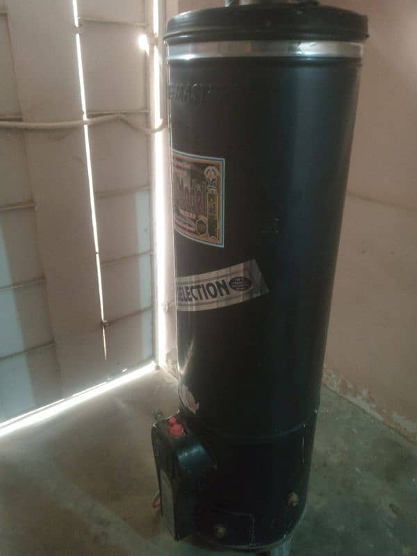 Full size Geyser for sale in excellent Condition just like new 7