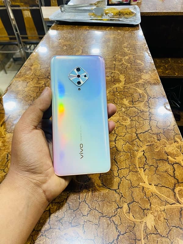 Vivo s1 pro 8/128 1