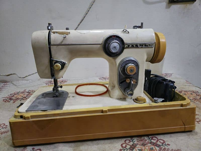 Original Japani Janome Embroidery Stitching Machine with Design Caps 0