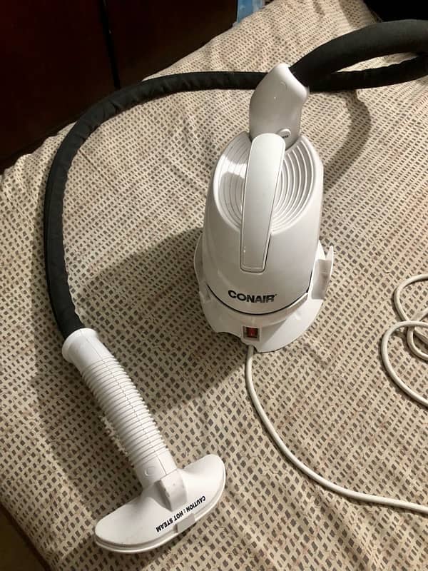 CONAIR Steam Iron 1