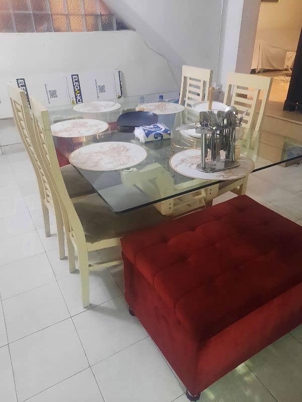 urgent to sale 6 chair glass dining table 2