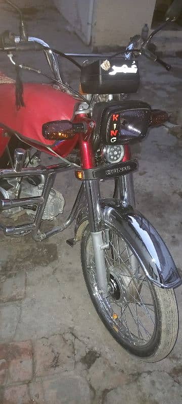 bike ka number laga ha 3