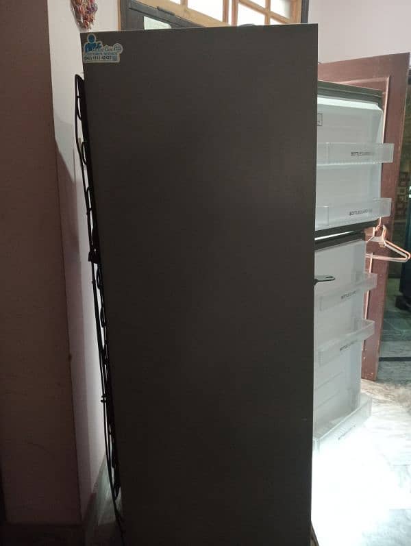 Haier Refrigerator HRF-306 Medium size 2