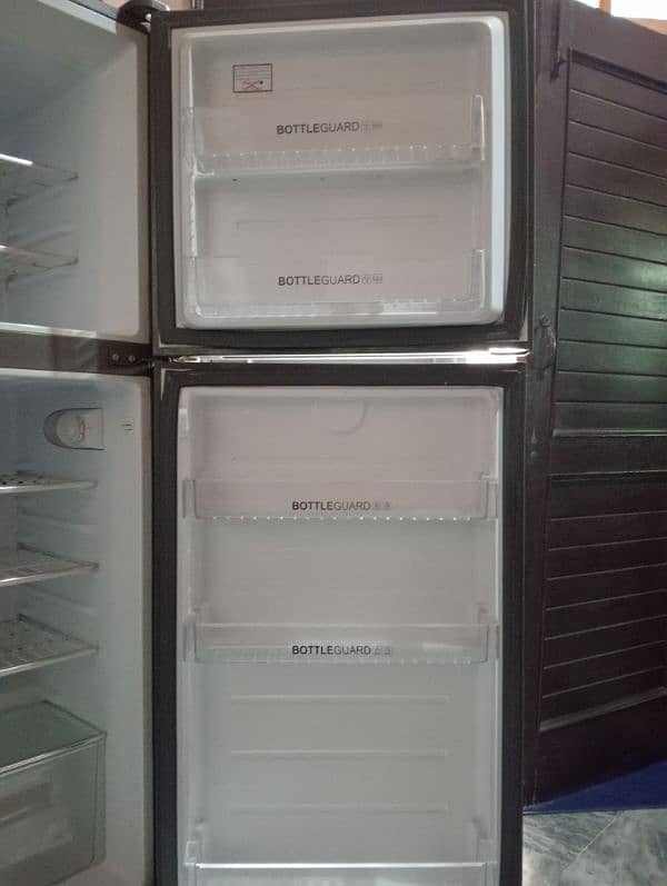 Haier Refrigerator HRF-306 Medium size 7