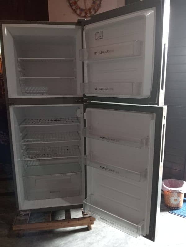 Haier Refrigerator HRF-306 Medium size 9