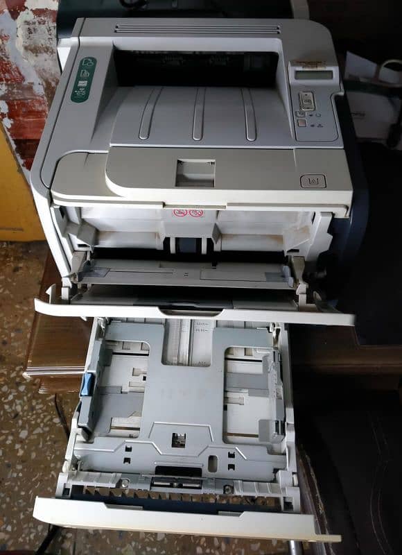 HP Lazer jet black and white printer 2055 3