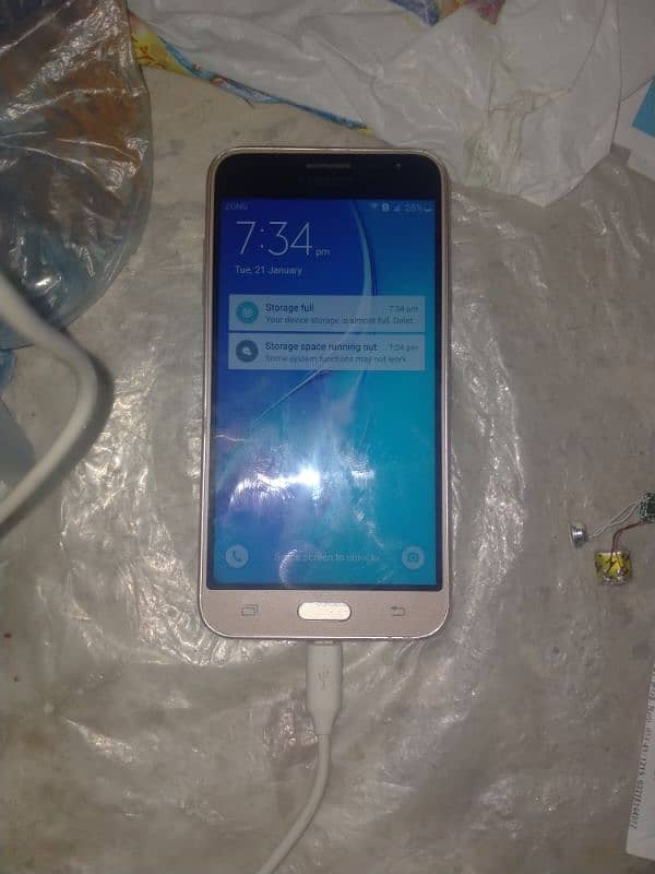 Samsung j4 6 price 5500 2