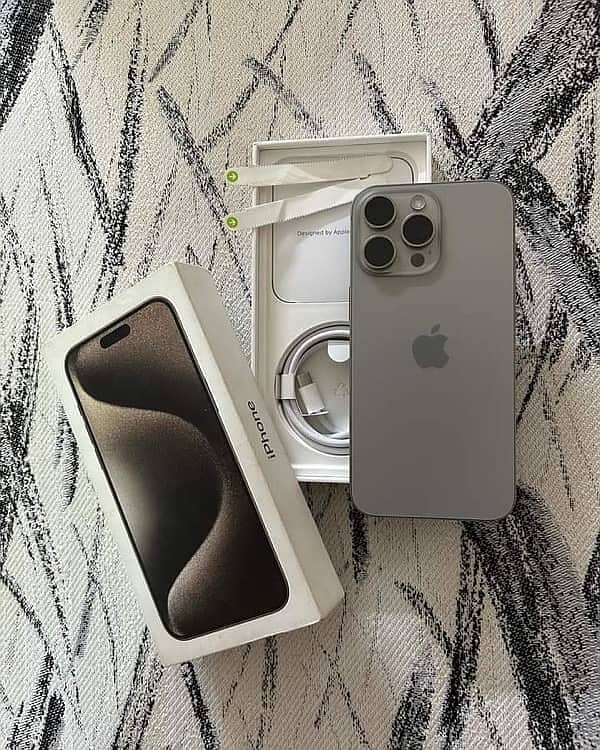 iphone 15 pro natural titanium 0