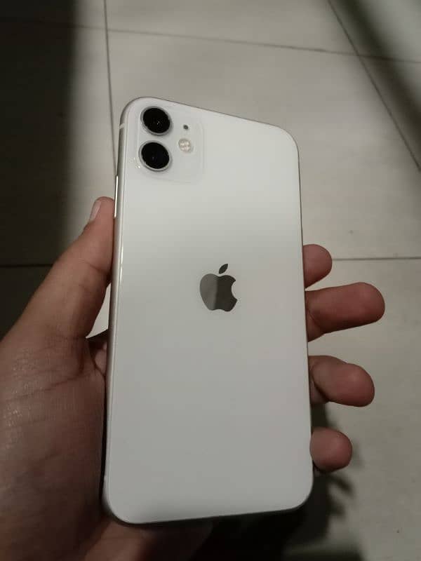 iPhone 11 3