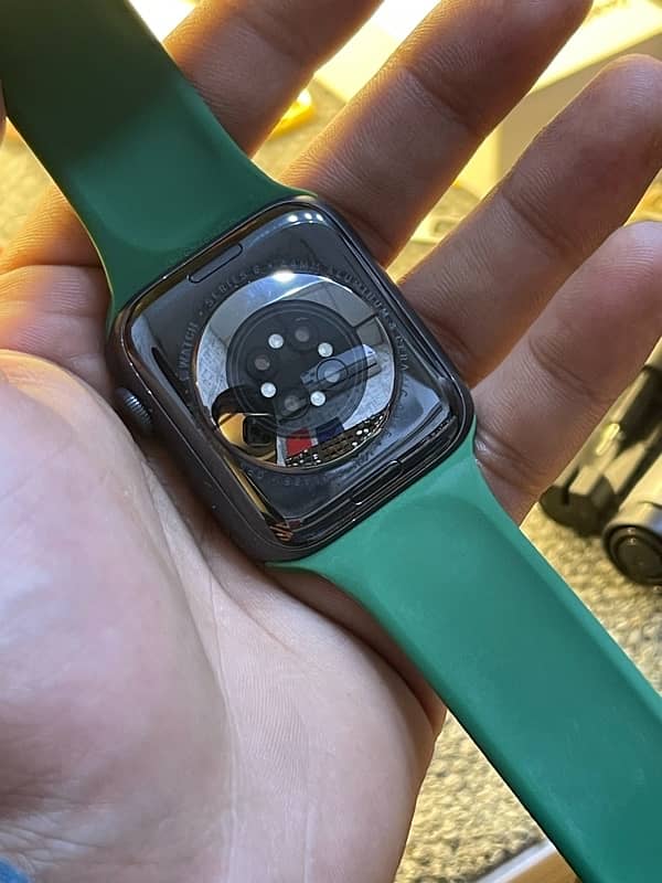 Apple Watch Series 6 44mm 4