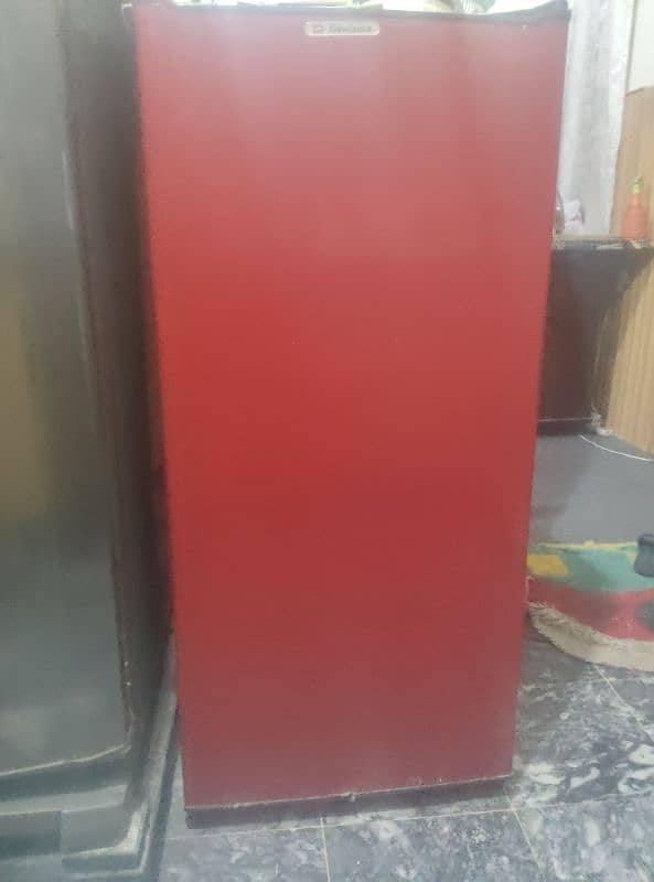 mini fridge with freezer 0