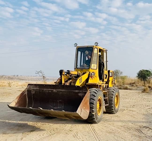 Caterpillar wheel loader 916 E 0