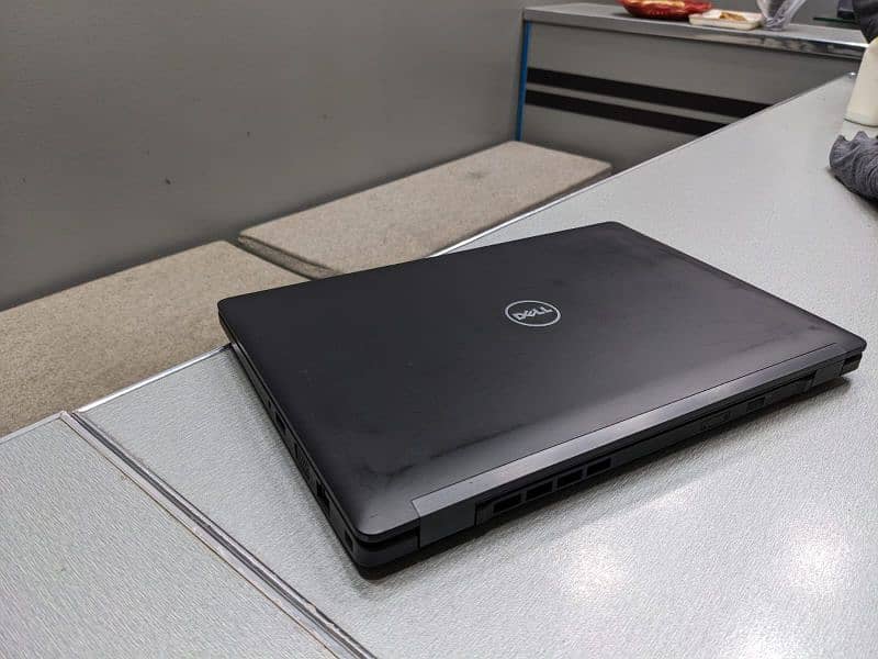 Dell latitude 5280 Core i5 7th Gen  8 GB Ram DDR 4  256 GB SSD 0