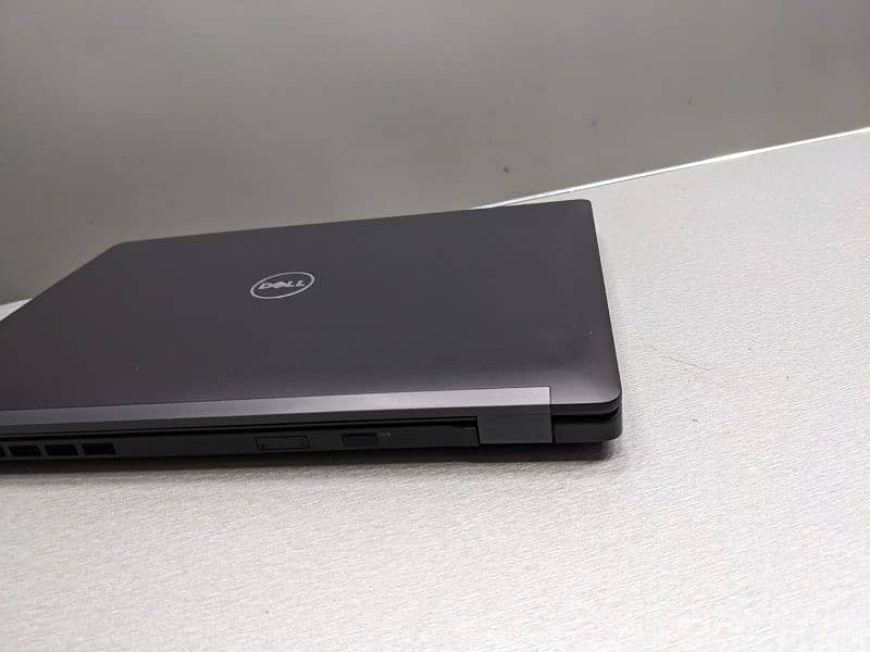 Dell latitude 5280 Core i5 7th Gen  8 GB Ram DDR 4  256 GB SSD 1