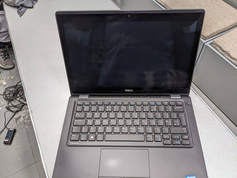 Dell latitude 5280 Core i5 7th Gen  8 GB Ram DDR 4  256 GB SSD 4