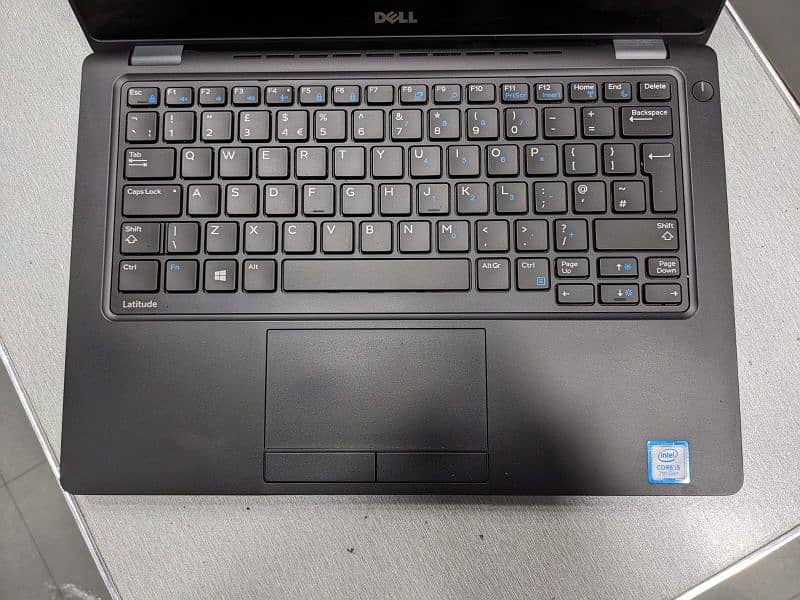 Dell latitude 5280 Core i5 7th Gen  8 GB Ram DDR 4  256 GB SSD 6