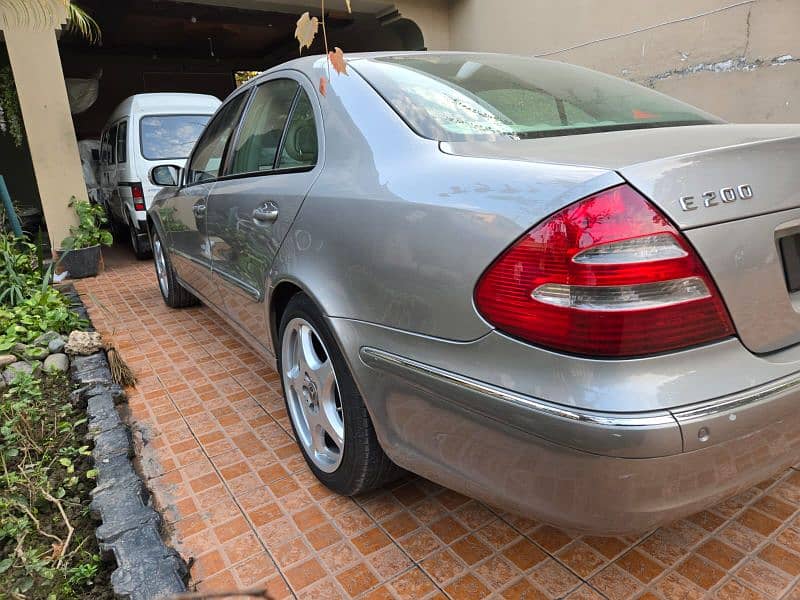 Mercedes Benz E Class E 200 Kompressor Elegance 2