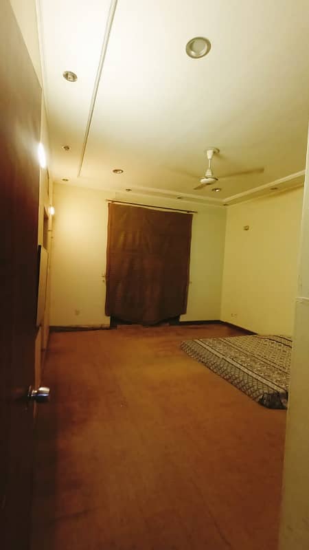 1 Kanal Uppere Porton Avaiable For Rent in Islam blk 12