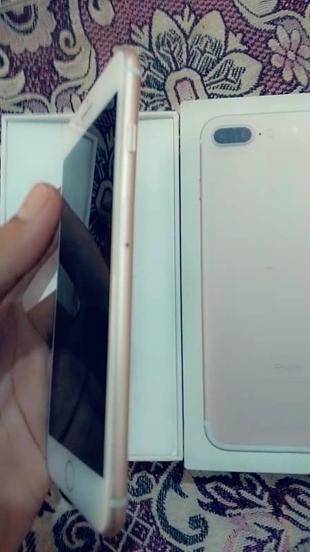 I phone 7 plus 128 gb pta official approved rose gold i phone 7 + 2
