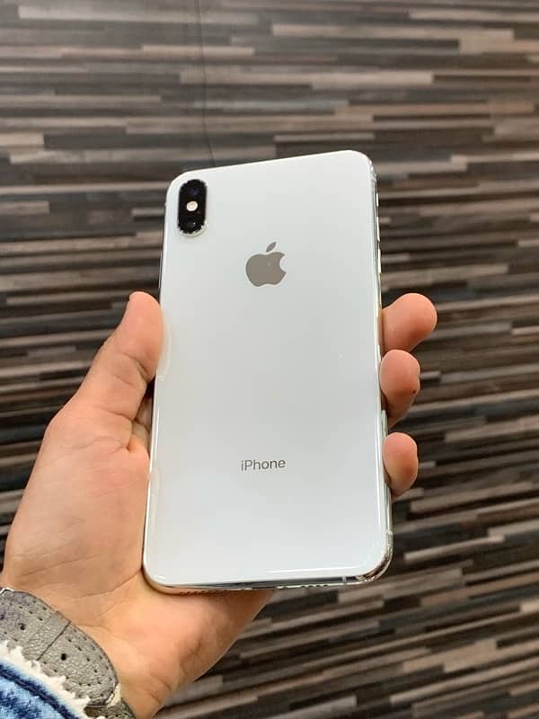 i phone xs max non pta gp64 wattsap 03498157075 2