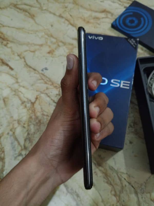 vivo v20 se complete box 4