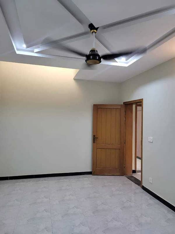 8 mrle ground portion available for rent faisal town 7